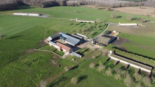 Vue aérienne de la ferme
